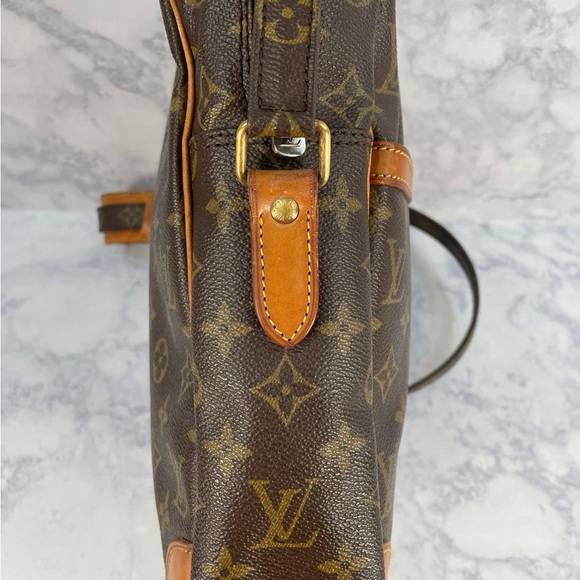 Louis Vuitton Danube MM crossbody - Picture 6 of 16